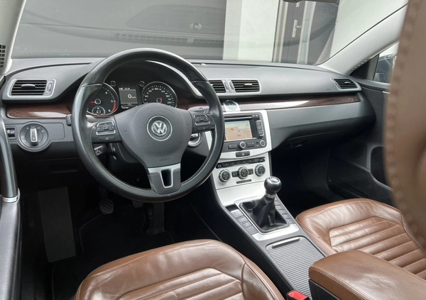 Volkswagen Passat cena 33900 przebieg: 244500, rok produkcji 2012 z Malbork małe 172